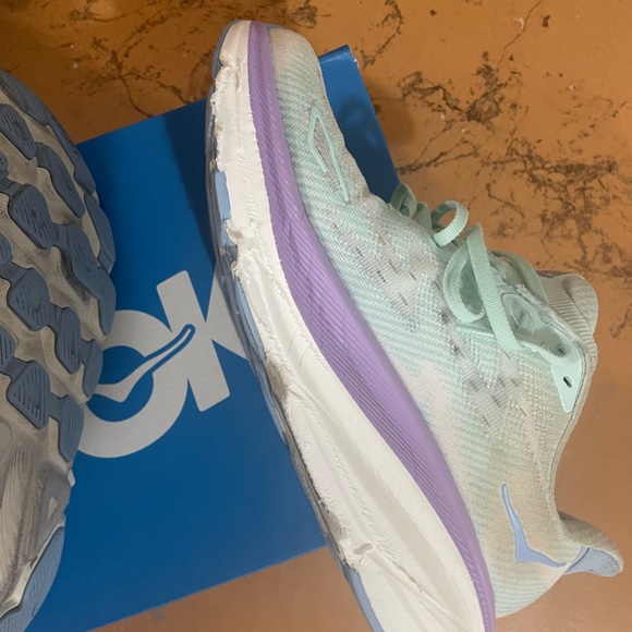 Hoka Clifton 9 size 8 wide - Picture 5 of 8